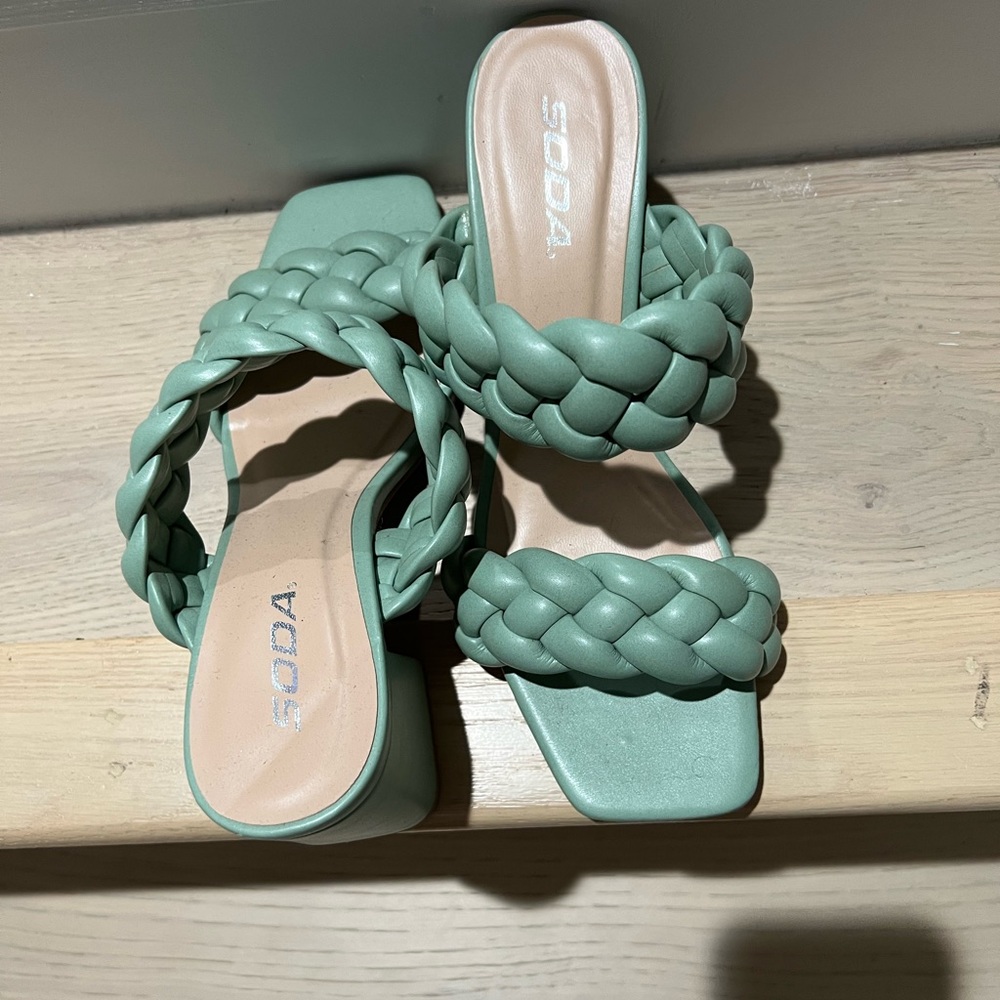 Soda shoes- never worn!